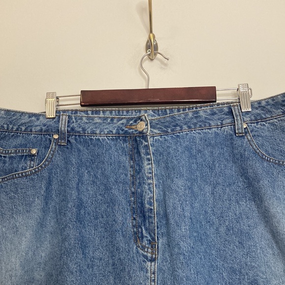 Vintage Jean Skirt Womens 1X Blue Denim Red Embroidered Floral Coastal Cowgirl - Picture 3 of 13